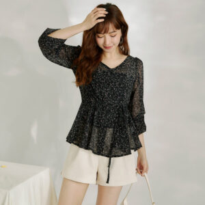 微透膚碎花V領排釦腰綁帶上衣